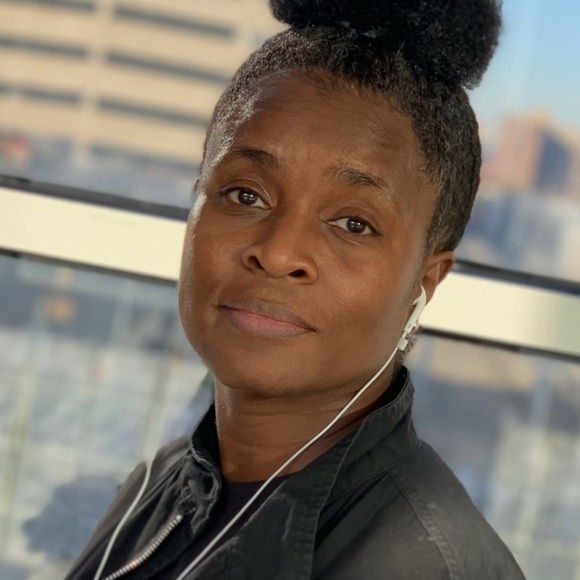 Meet your Posher, Cassandra - Picture 3 of 7